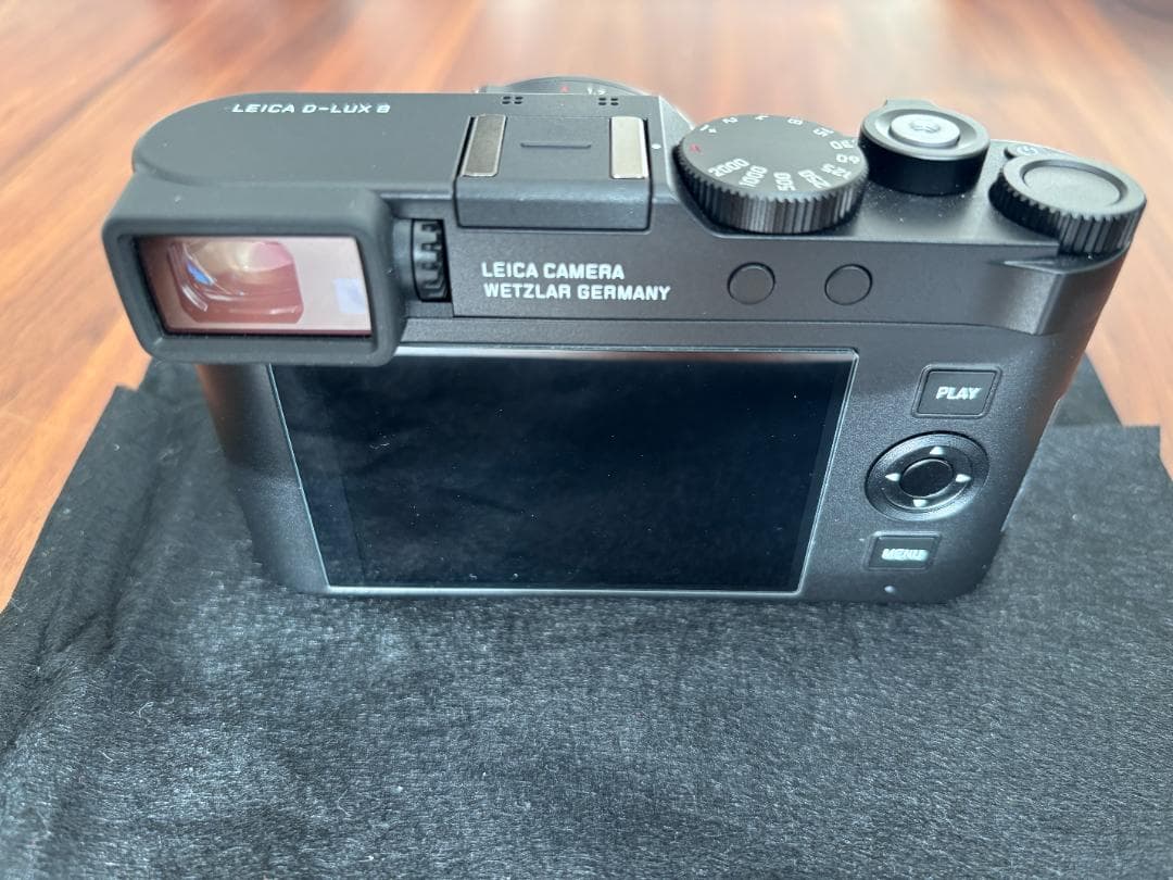 極美品【Leica】D-LUX8 & 純正オートレンズキャップ付き