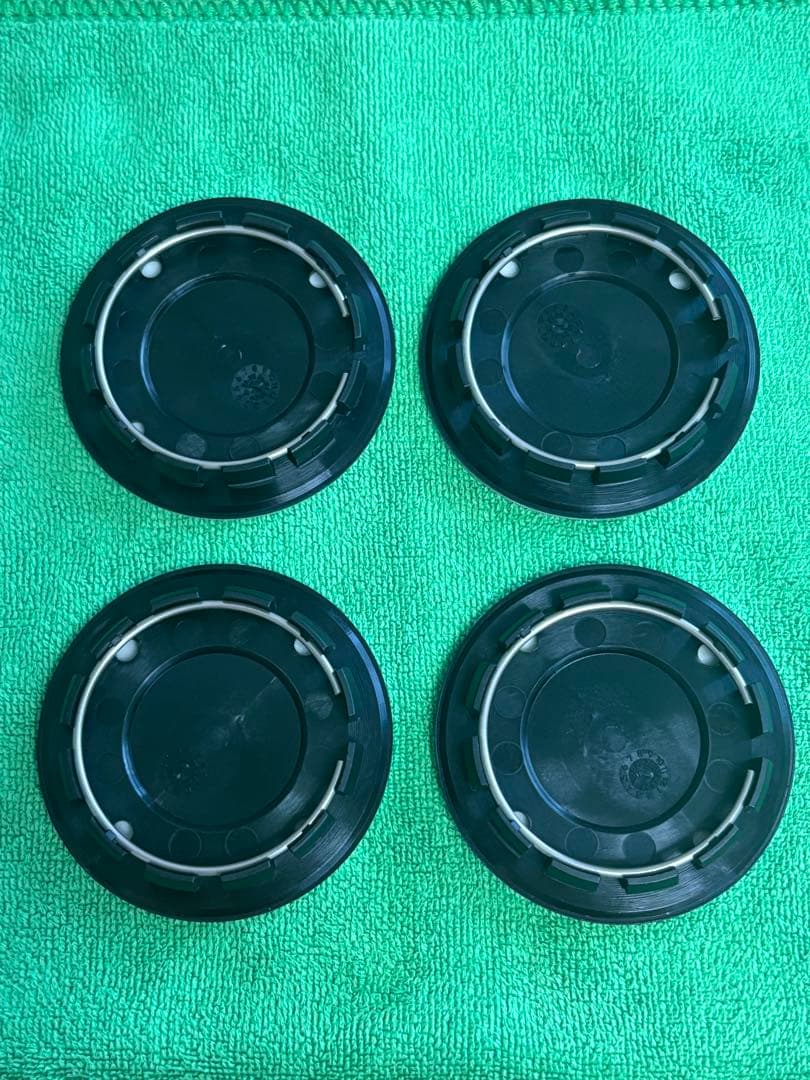 【新品】エセックス ハイエース、キャラバン、ホイールセンターキャップ4枚セット