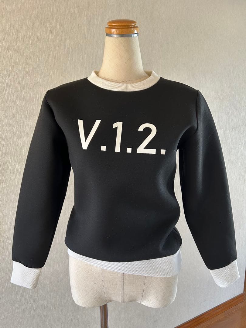 V12 トレーナー ブラックM