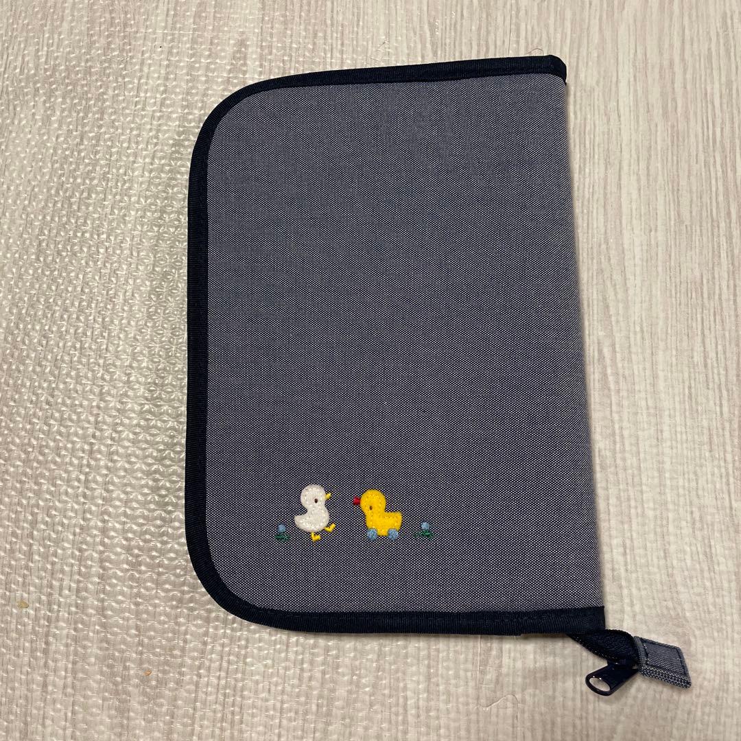 familiar 母子手帳ケース くま・ウサギ刺繍