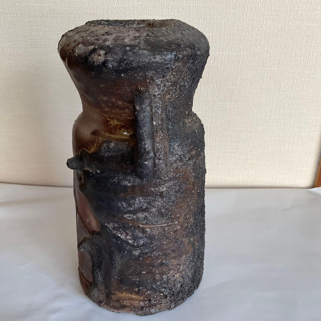 備前焼　岡山県重要無形文化財保持者各見政峯作　備前窯変耳付花入