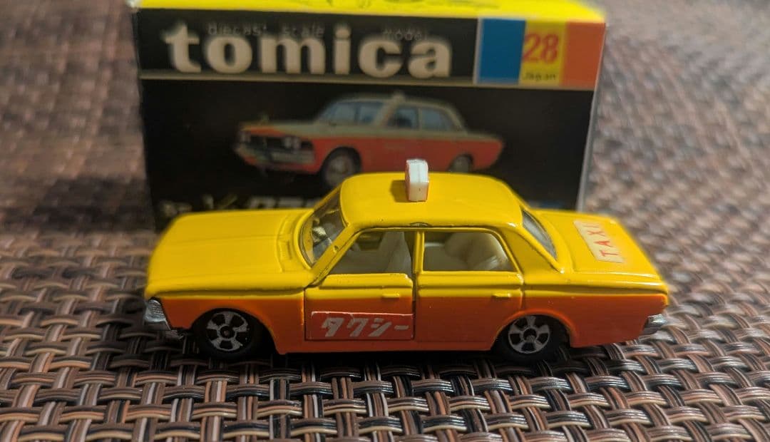 トミカ 28 1a クラウン タクシー スーパーデラックス コピー黒箱 日本製