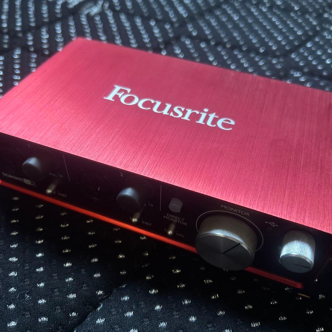 Focusrite Scarlett 2i2 (2gen) インターフェイス