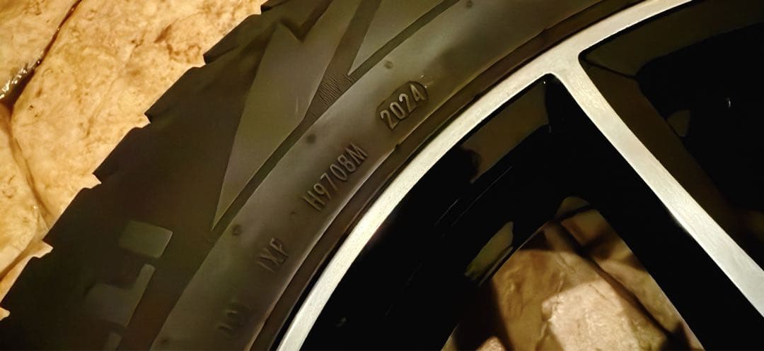 235/55R18 スタッドレスタイヤホイールセット 左後1本