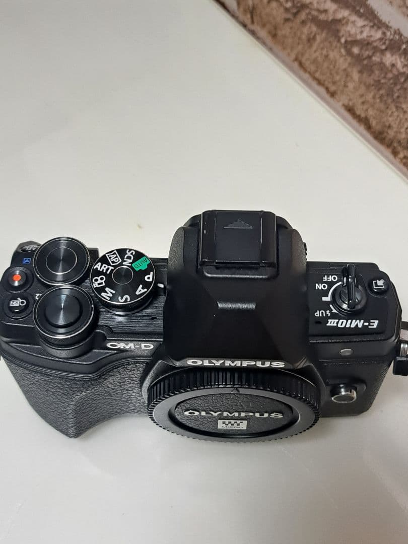 OLYMPUS OM-D E-M10 Mark III カメラボディ【難有り】
