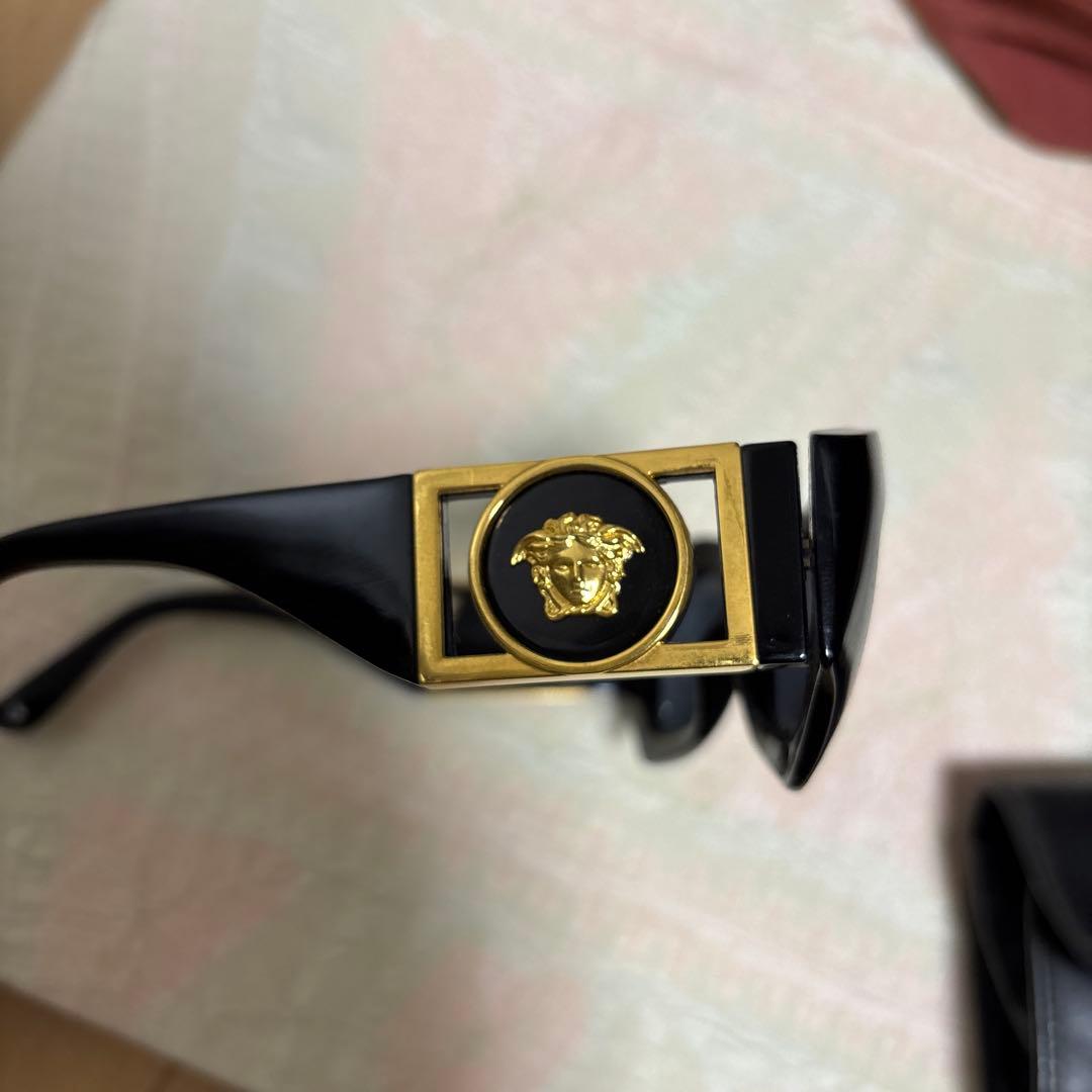 ジャンニ・ヴェルサーチMOD 421/B COL 852 サングラス