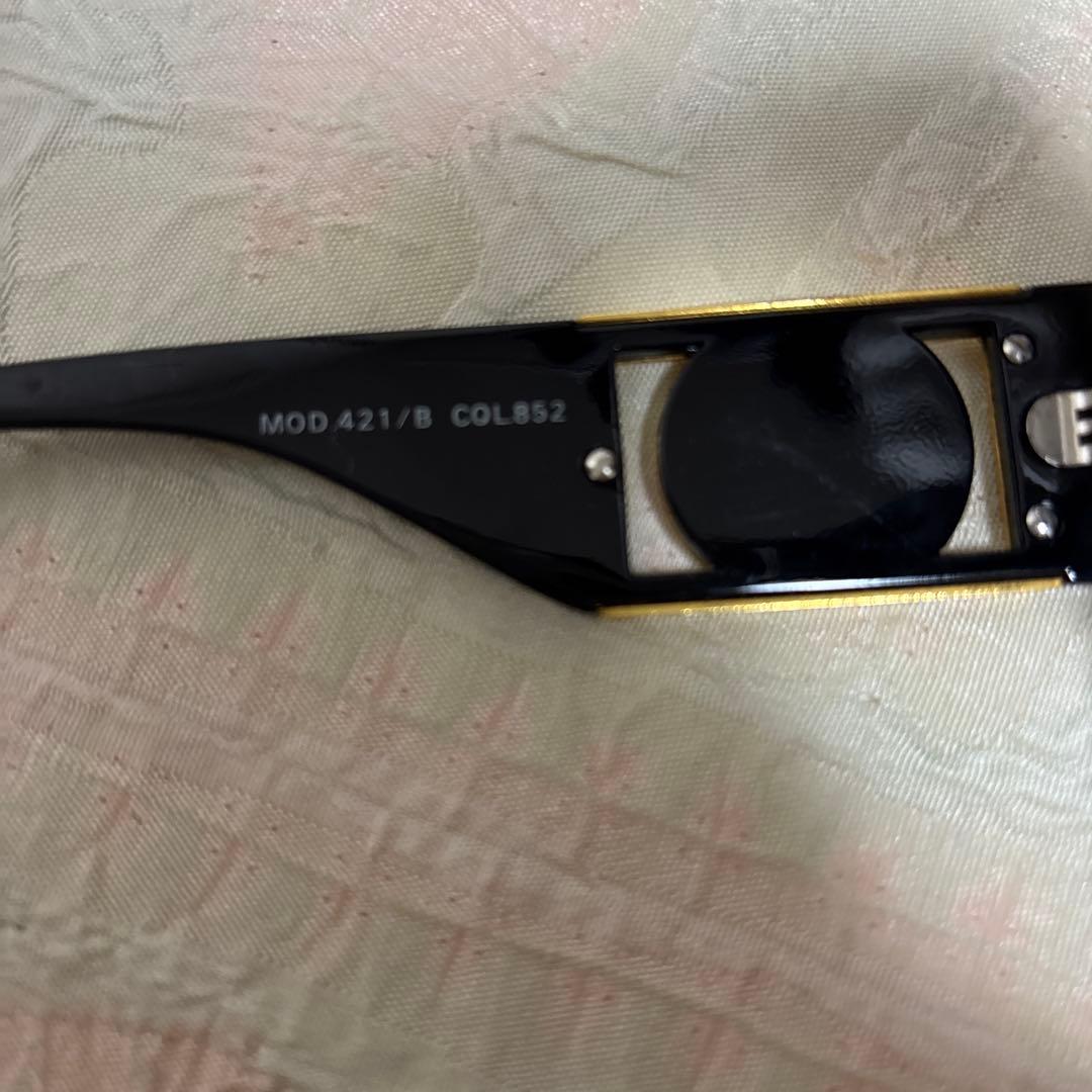 ジャンニ・ヴェルサーチMOD 421/B COL 852 サングラス