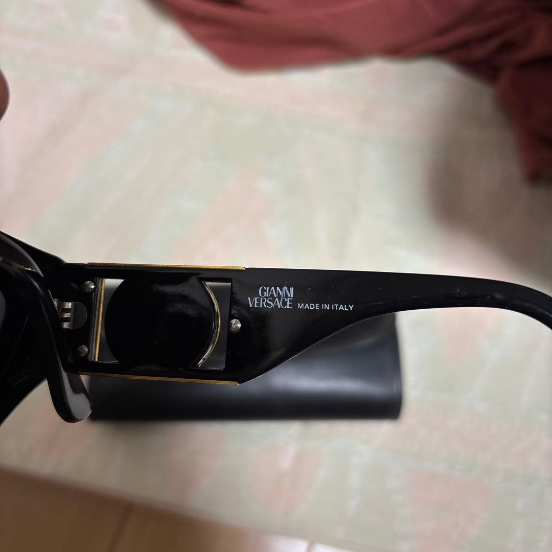 ジャンニ・ヴェルサーチMOD 421/B COL 852 サングラス