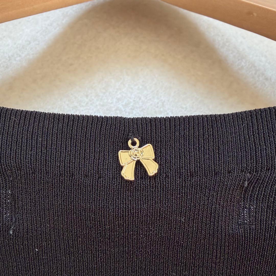 スーパービューティー　チュニック　カットソー　長袖　ビジュー　チャーム　黒