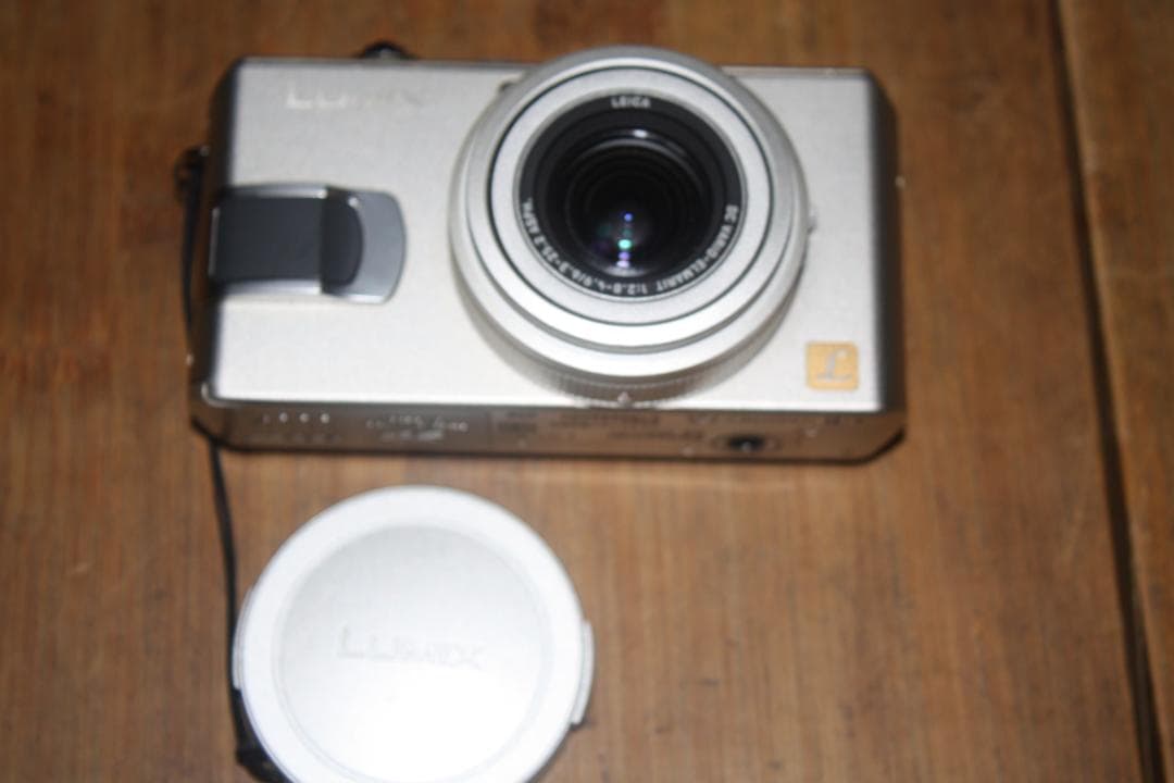 Panasonic デジカメラ DMC-LX1 シルバー　動作　美品