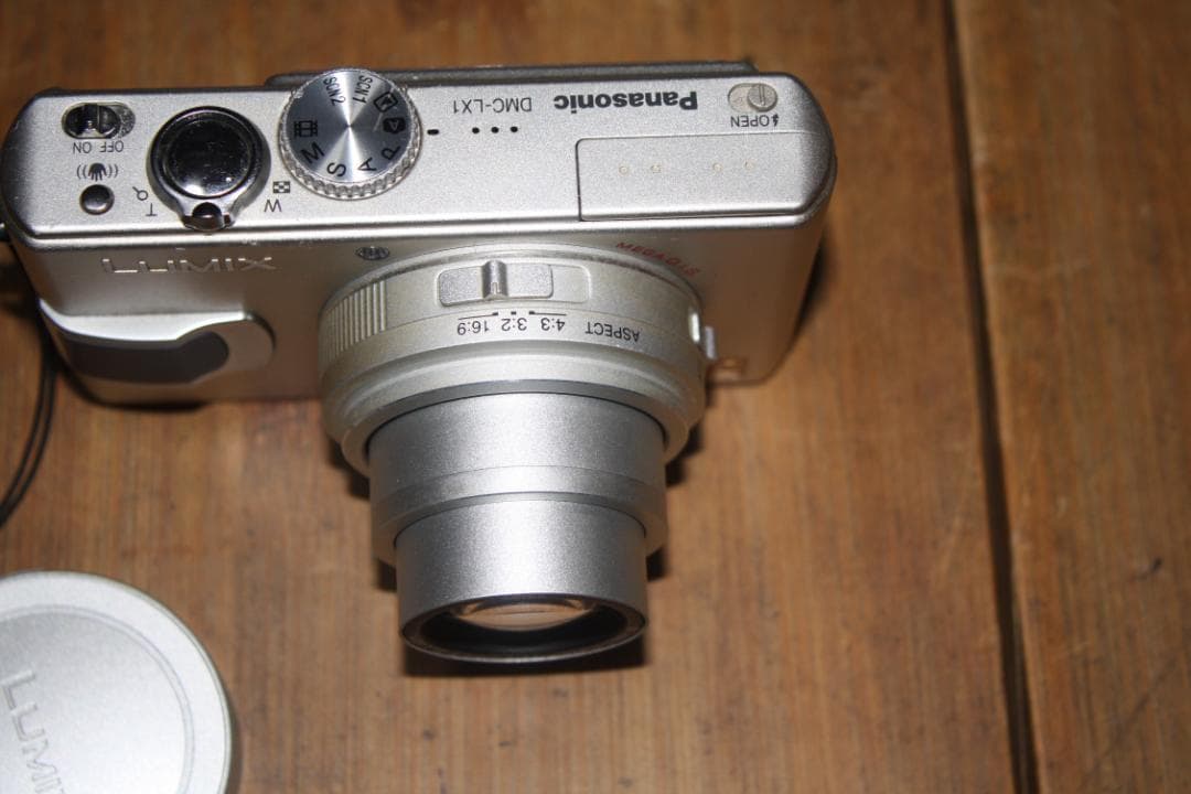 Panasonic デジカメラ DMC-LX1 シルバー　動作　美品