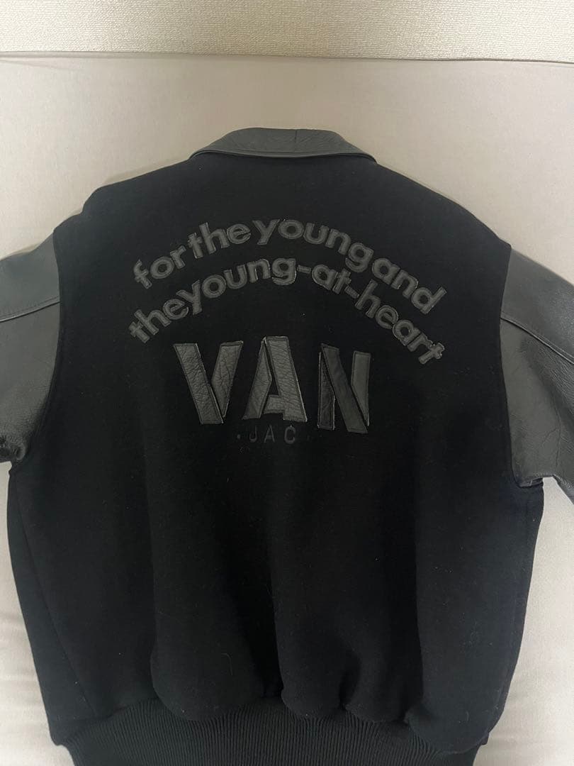 VAN JAC スタジャン オールブラック