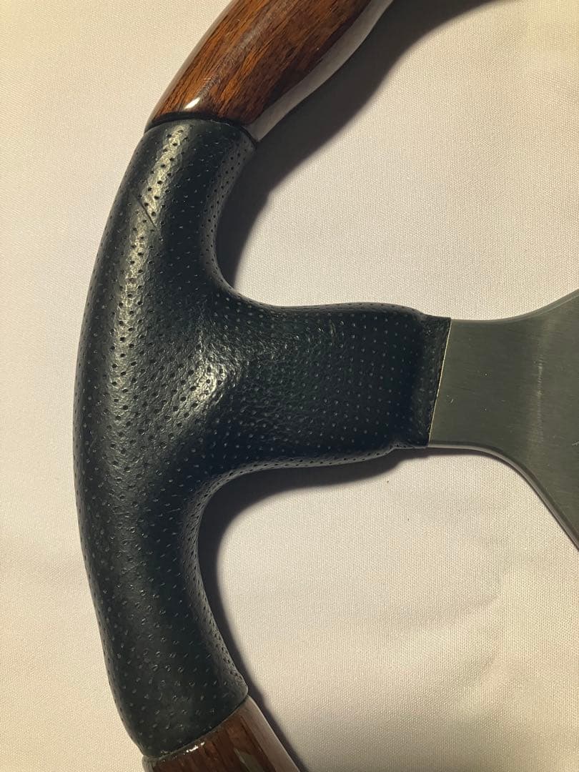 momoウッドレザー ステアリング 3スポーク