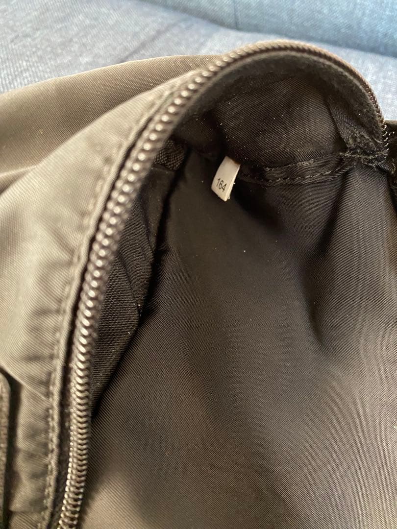 PRADA ウエストポーチ ボディバッグ 三角ロゴプレート　ナイロン 黒