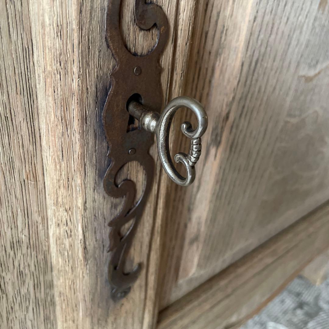 ビンテージ コンソールキャビネット 剥離