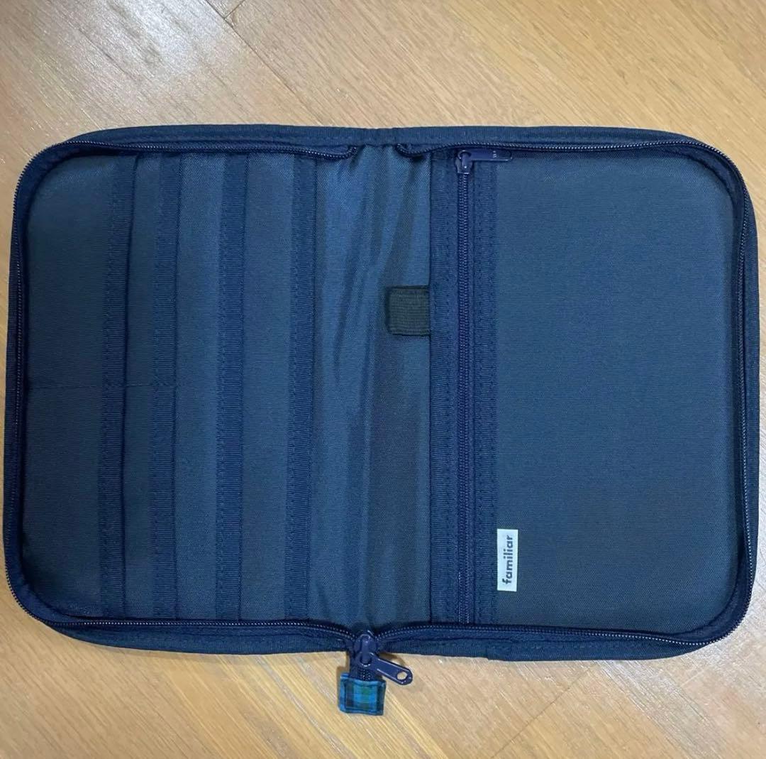 美品ファミリアの母子手帳ケース　青チェック