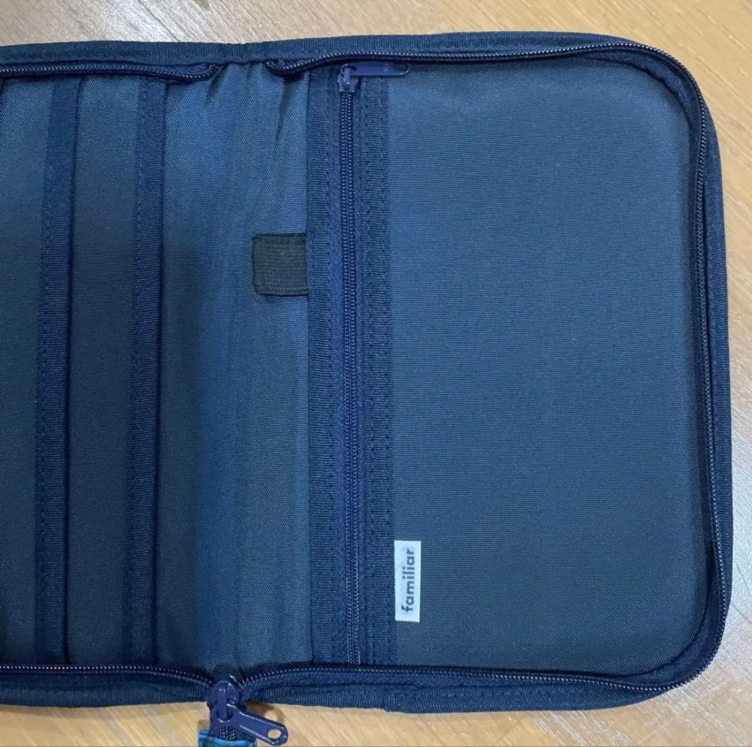 美品ファミリアの母子手帳ケース　青チェック
