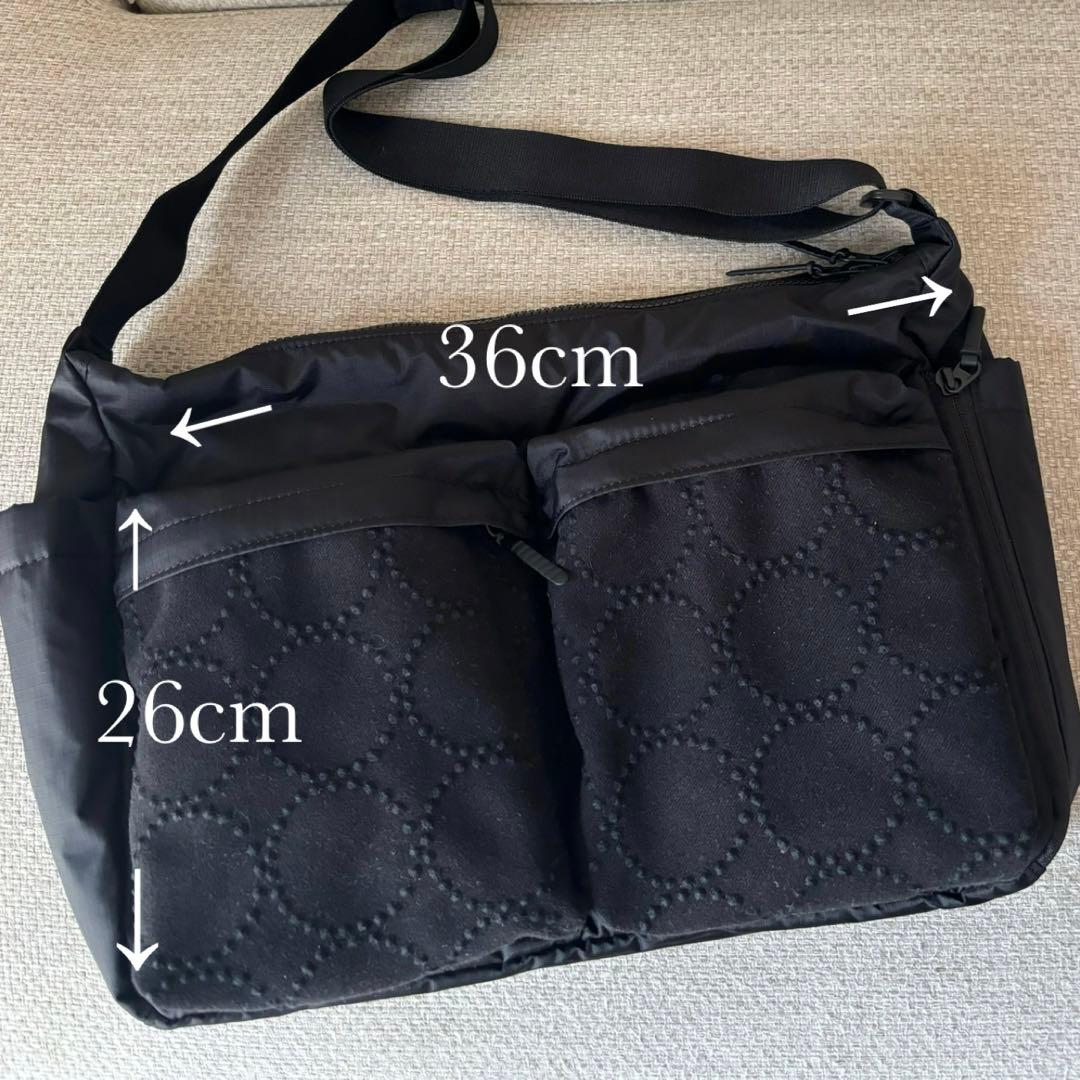 大きなポケットのショルダーバッグ　ミナペルホネン　mina perhonen