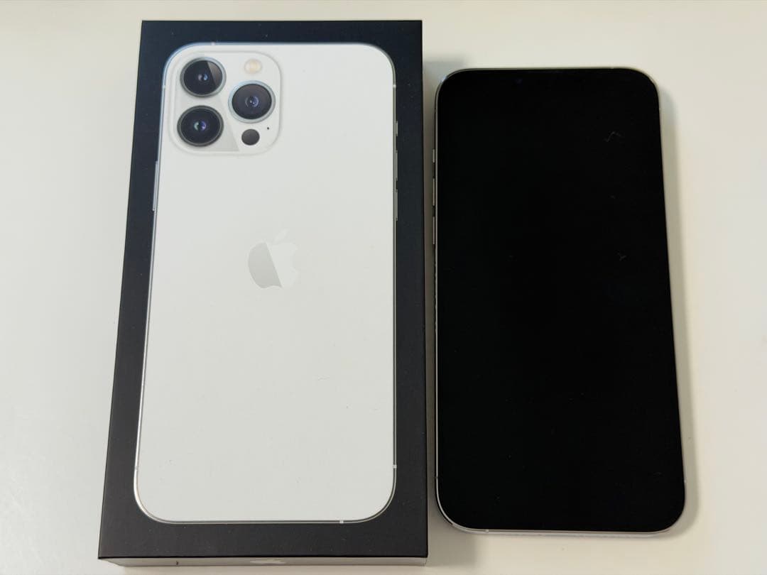 iPhone 13 pro max 256G シルバー　SIMフリー　美品