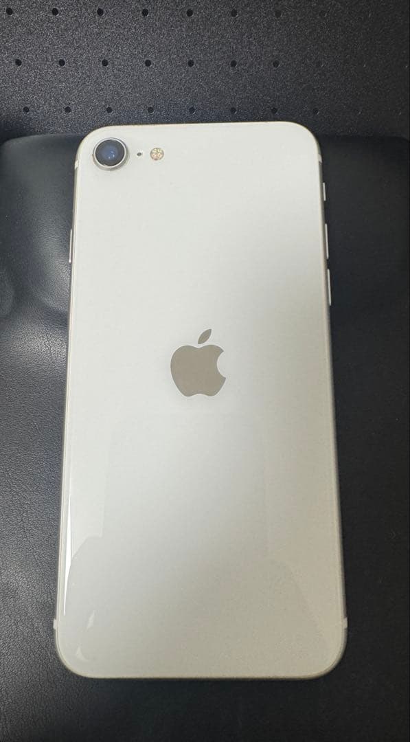 iPhone SE（第2世代）64GB ホワイト／箱あり・初期化済／ロック解除済
