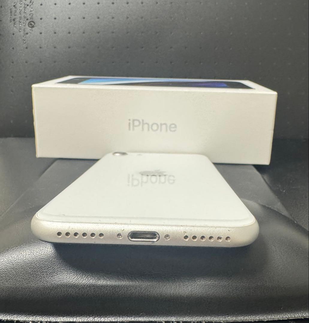 iPhone SE（第2世代）64GB ホワイト／箱あり・初期化済／ロック解除済