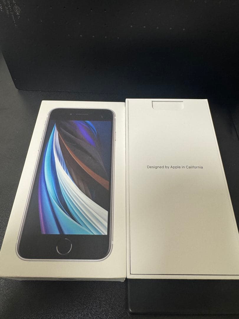 iPhone SE（第2世代）64GB ホワイト／箱あり・初期化済／ロック解除済