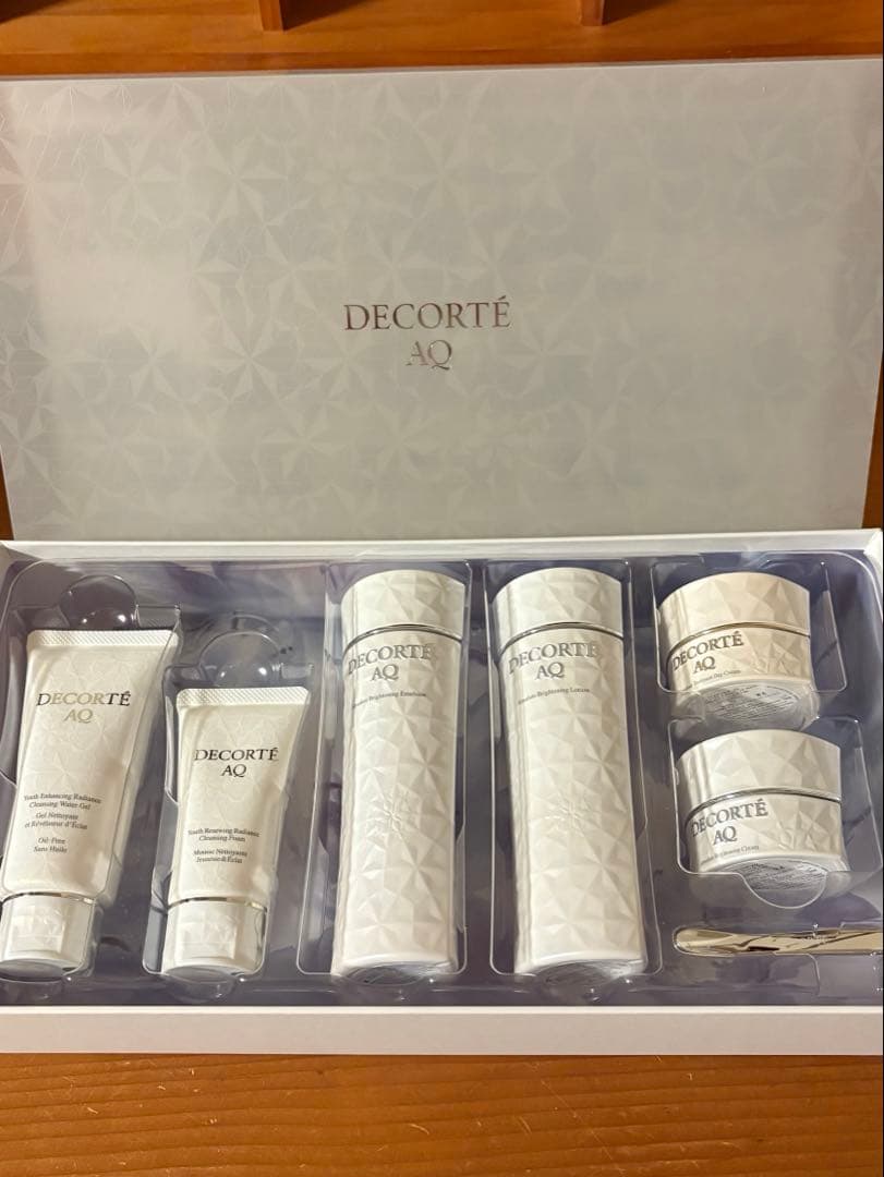 【未開封】コスメデコルテ　AQ ブライトラディアンスコフレI