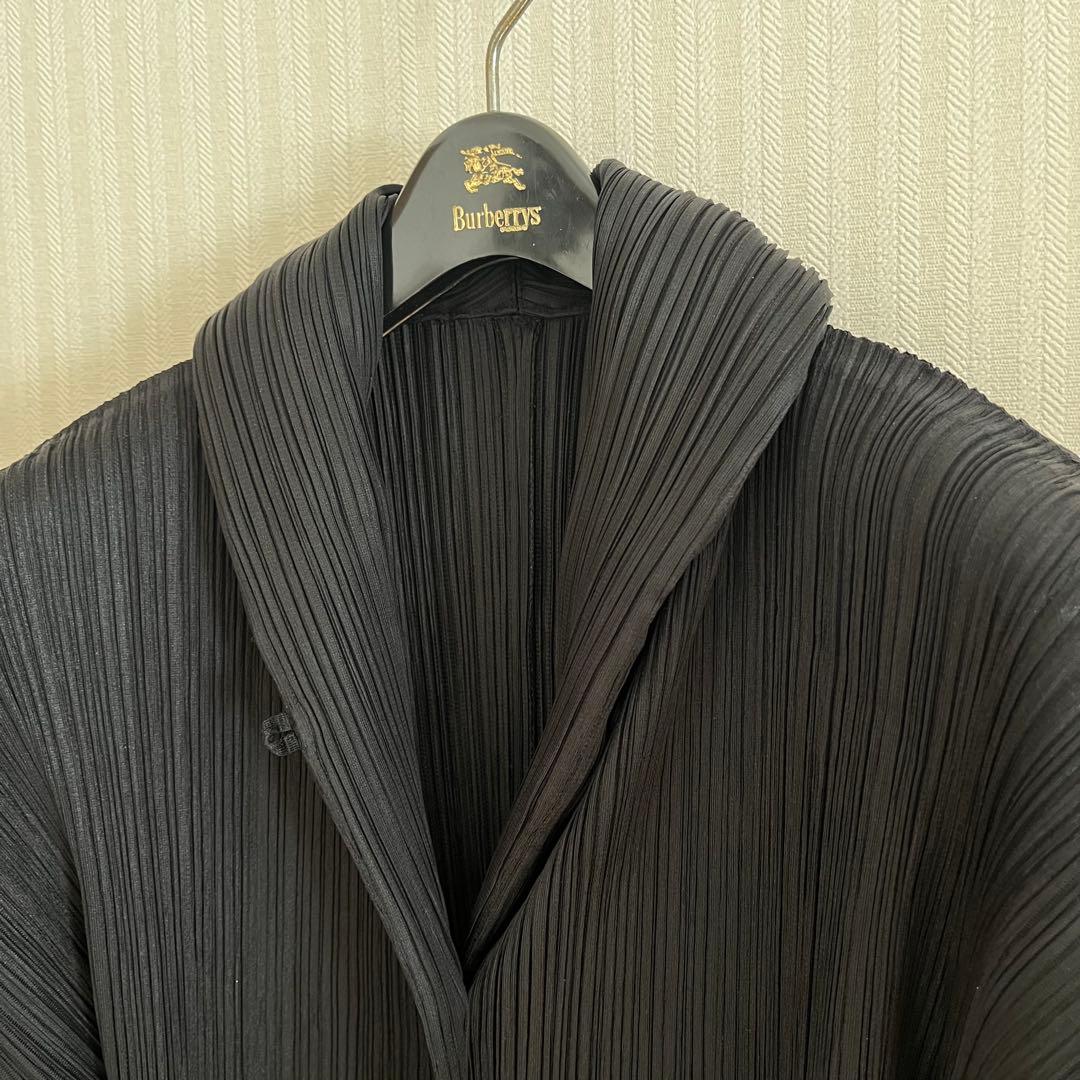 PLEATSPLEASE イッセイミヤケ　ジャケット　ロング丈　厚地　ブラック