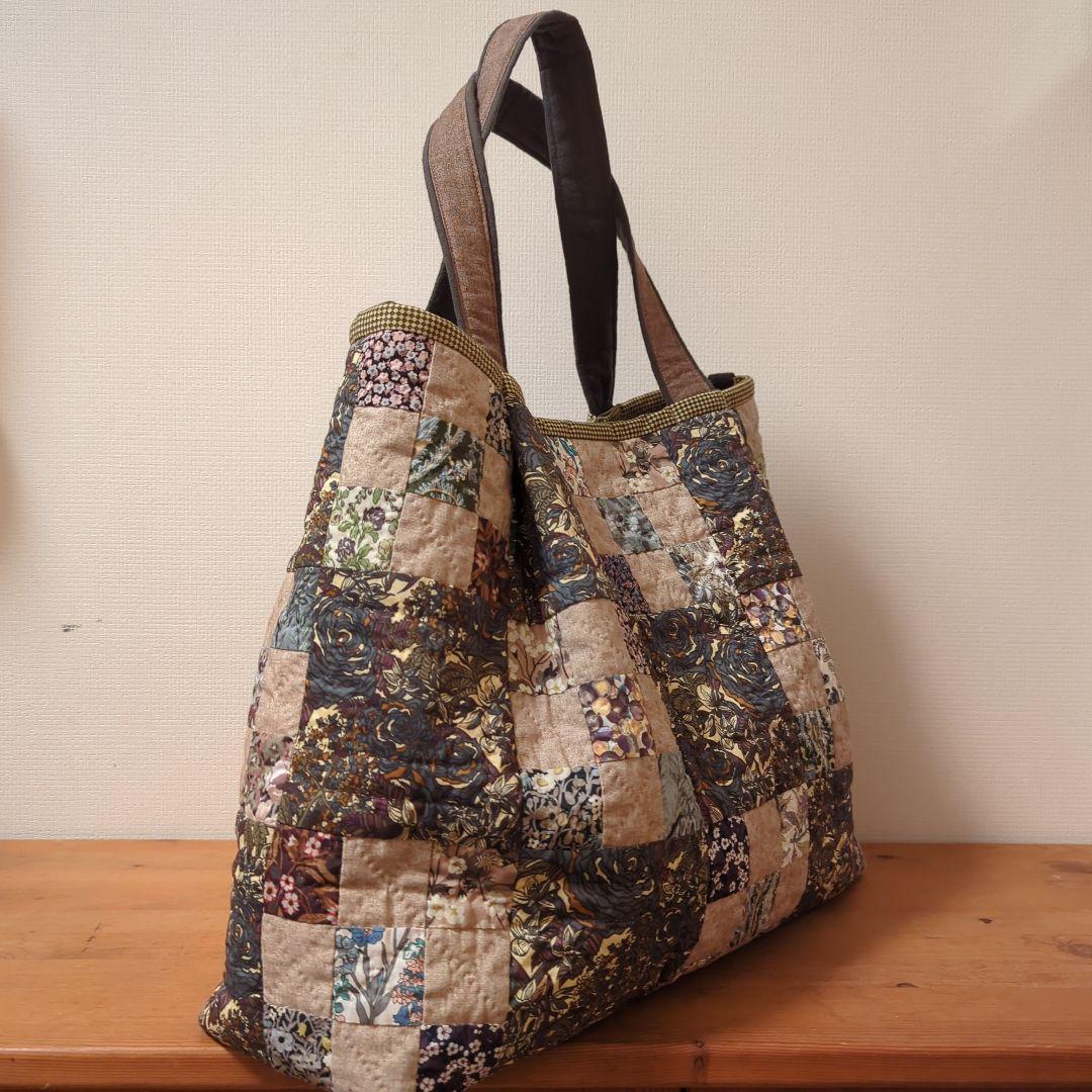 ✿リバティ✕パッチワーク✿　渋くまとめた大きなトートバッグ　ご注文品