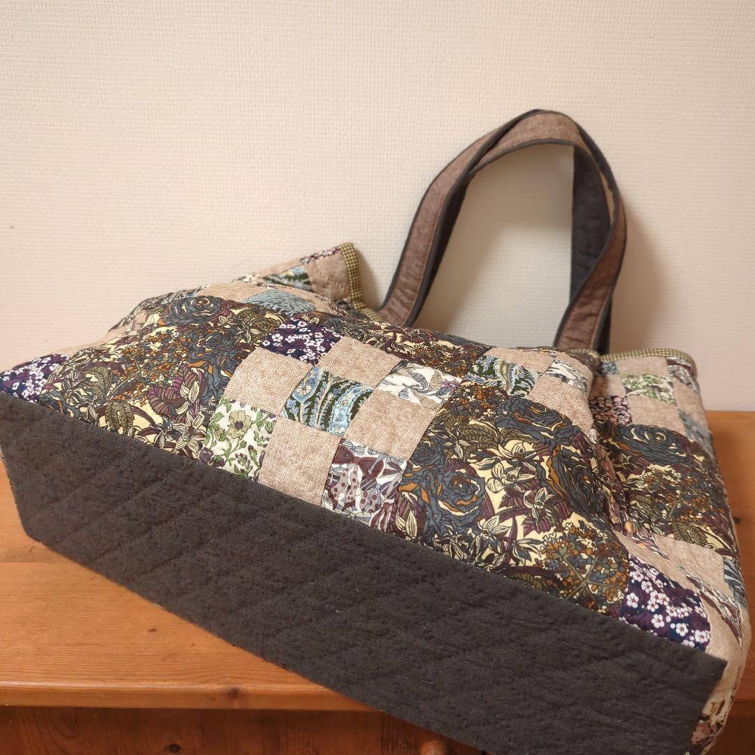 ✿リバティ✕パッチワーク✿　渋くまとめた大きなトートバッグ　ご注文品