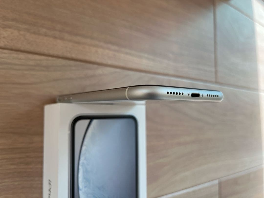 【超美品】iPhone XR ホワイト 128GB
