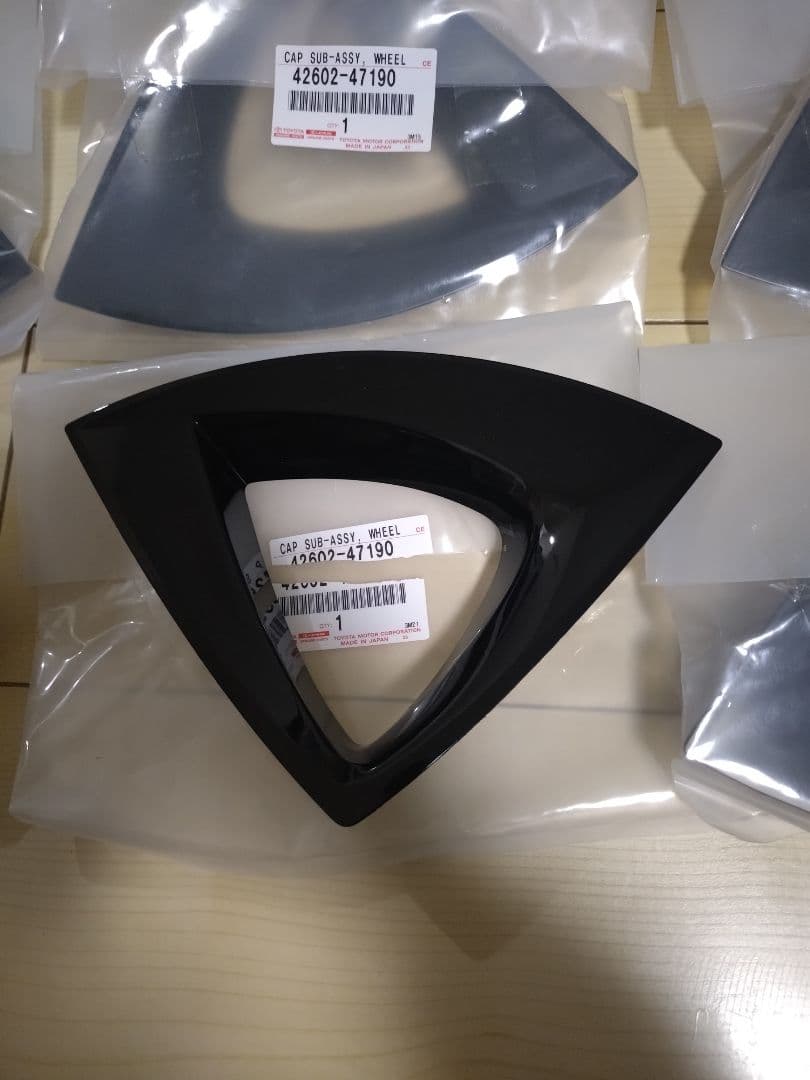 あ*、様 50系プリウス17インチホイールアクセントピース