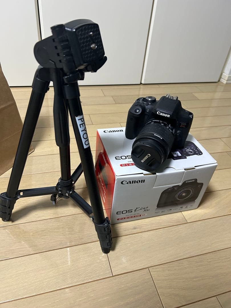 Canon EOS KissX8i 三脚付き