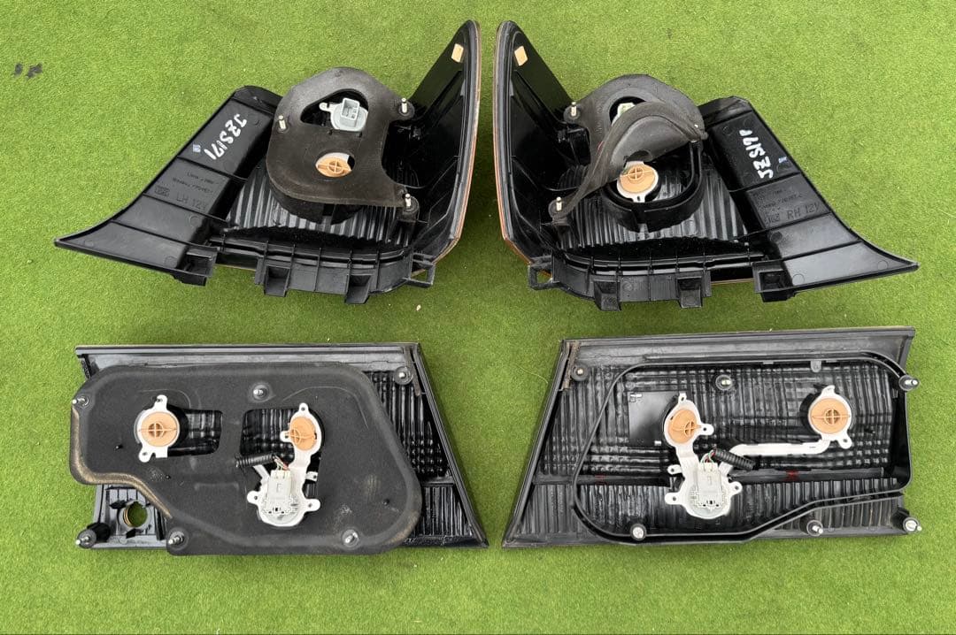 トヨタ　17クラウン テールライト　純正　テールランプ　JZS171