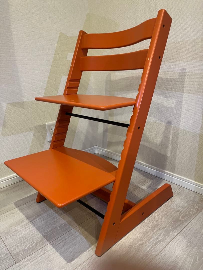 【美品】STOKKE トリップトラップ シリアル4 廃盤色 オレンジ　ハイチェア