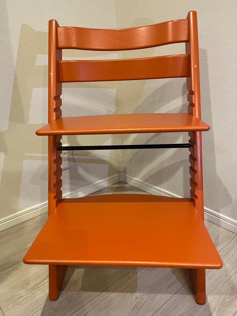 【美品】STOKKE トリップトラップ シリアル4 廃盤色 オレンジ　ハイチェア