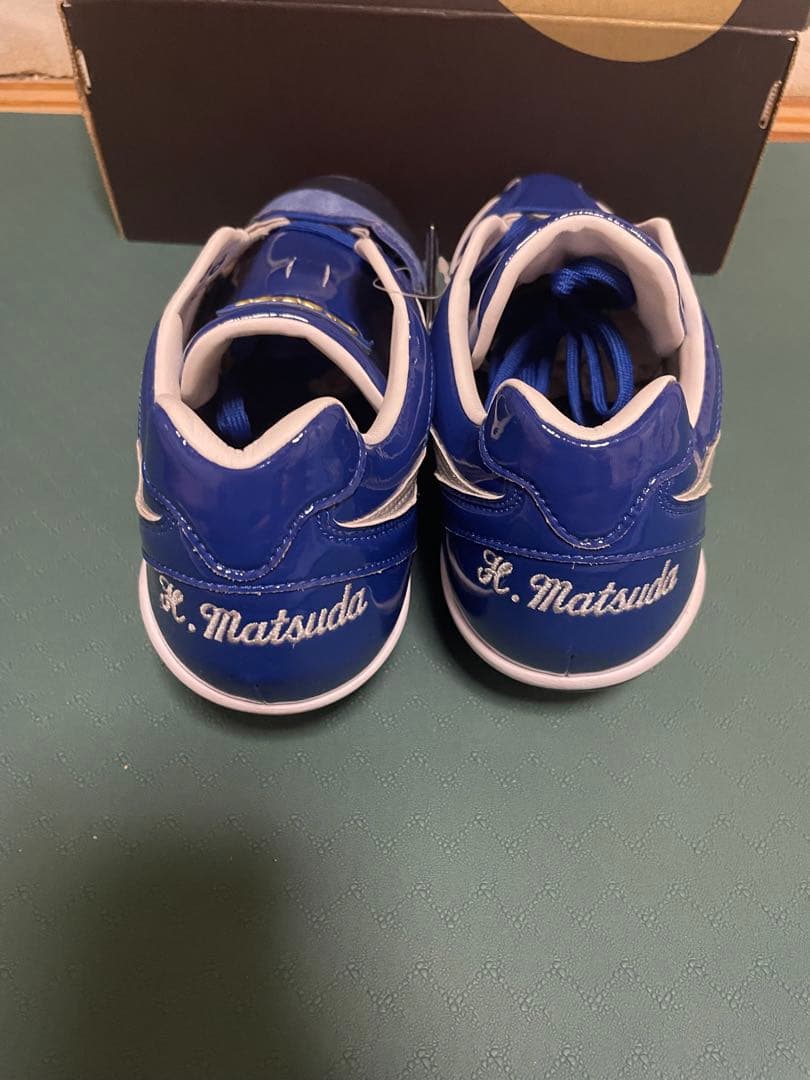 元中日ドラゴンズ　松田亘哲選手　asics 青 スパイクシューズ ハイカット