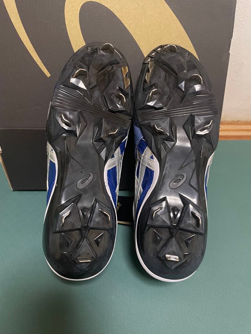 元中日ドラゴンズ　松田亘哲選手　asics 青 スパイクシューズ ハイカット