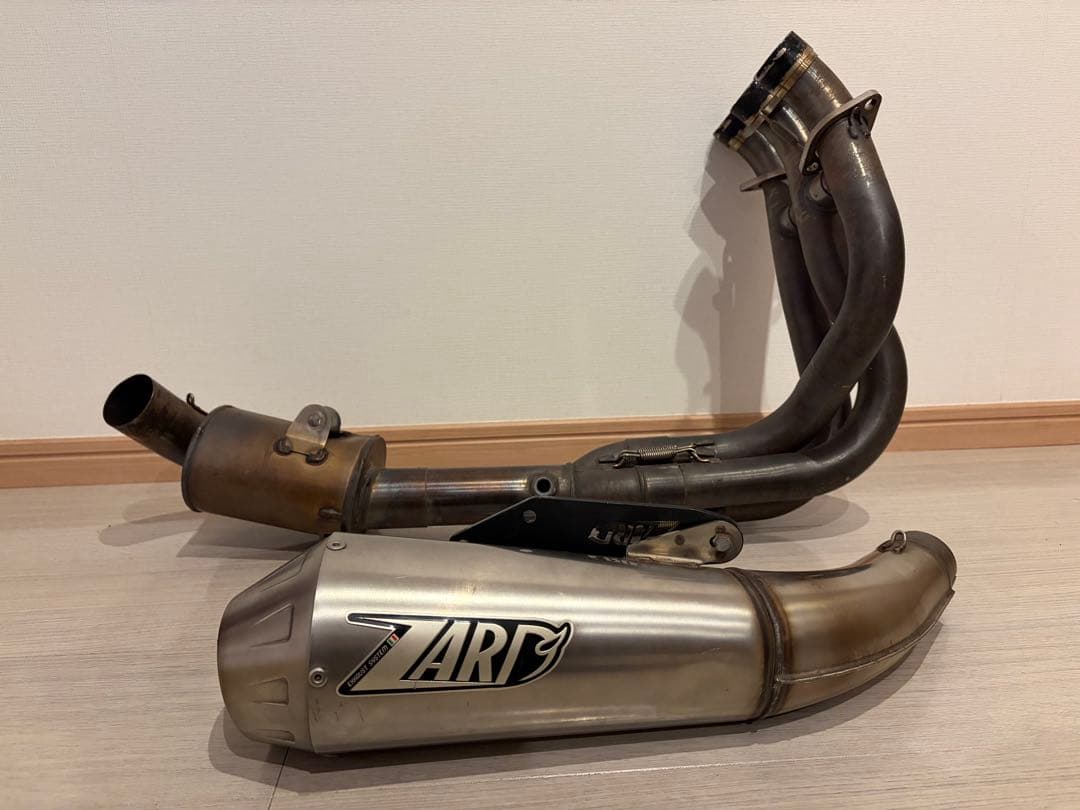 トライアンフ　デイトナ675 ZARDマフラー