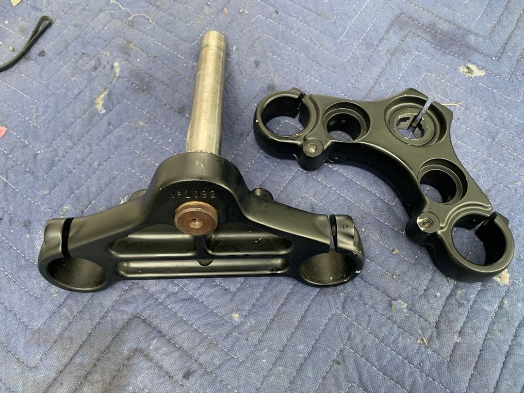 ハーレー純正トッブリッジ トリプルツリースポーツスター ダイナ FXR系39mm