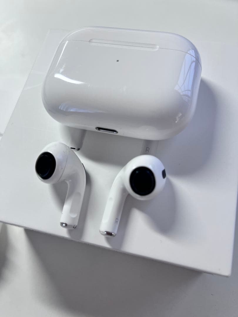 Apple AirPods 本体 ホワイト 第1世代 MWP22J/A