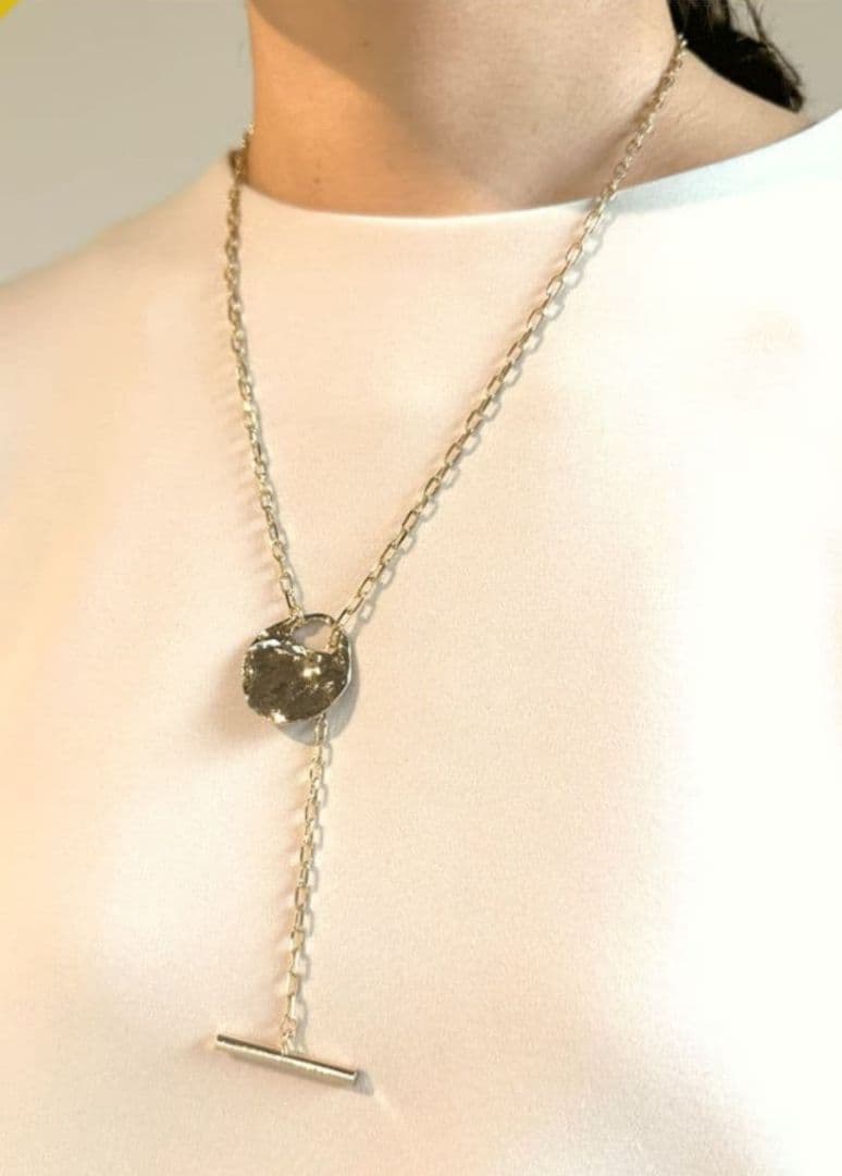 momosumomo カフネトップス、マンテルネックレス