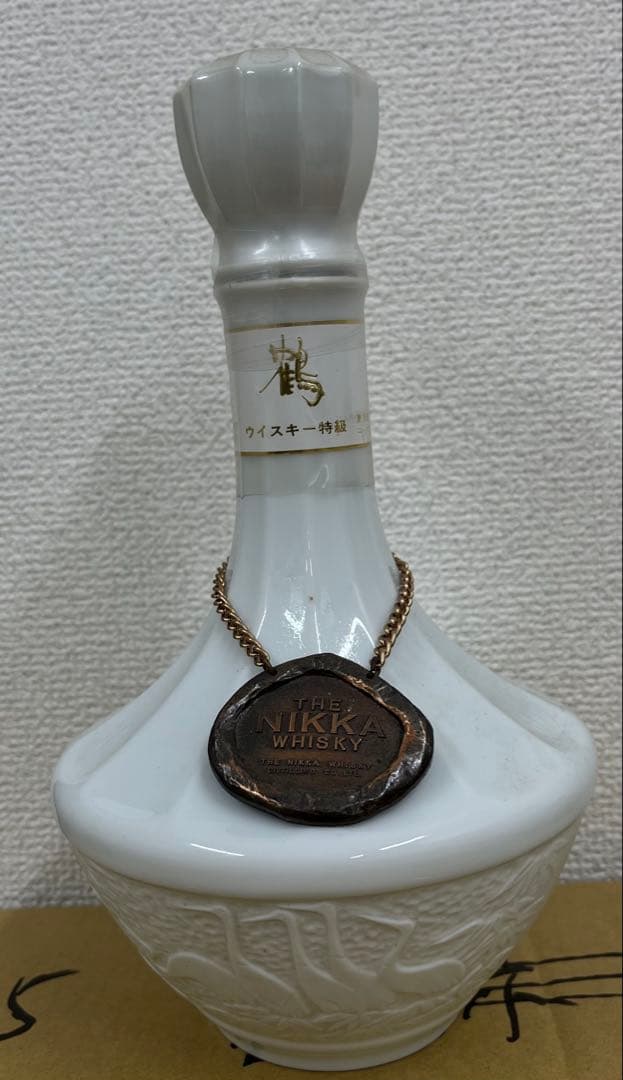 ニッカ鶴特級ウイスキー陶器ボトル760ml 43%