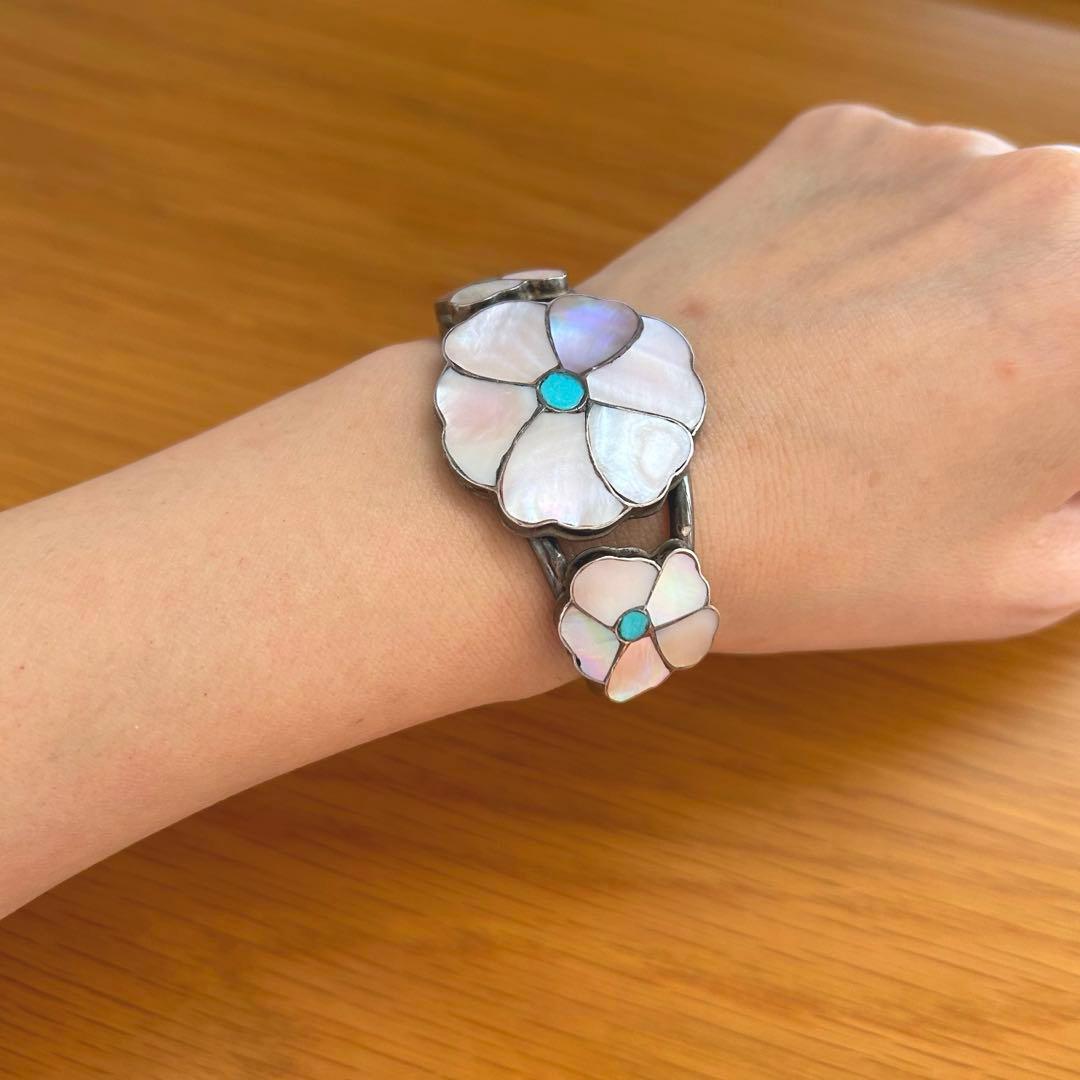 一点物！シェルとターコイズのインディアンジュエリーバングル