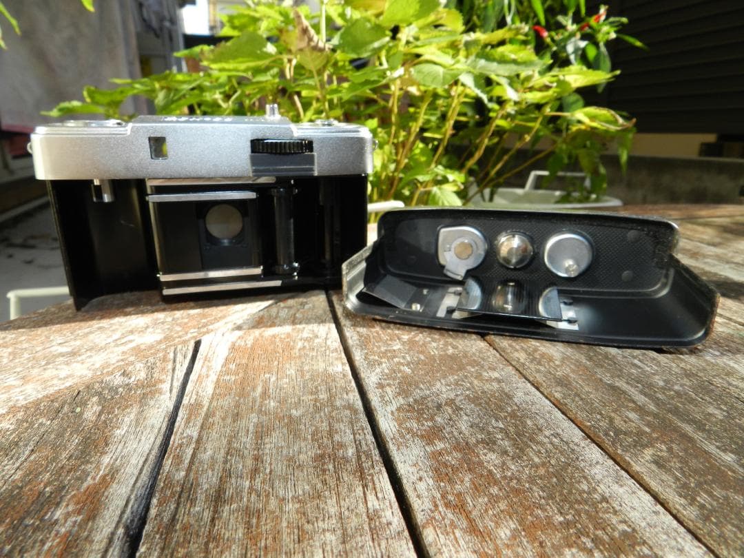 完動品　OLYMPUS PEN EE ハーフフィルムカメラ　即撮影可