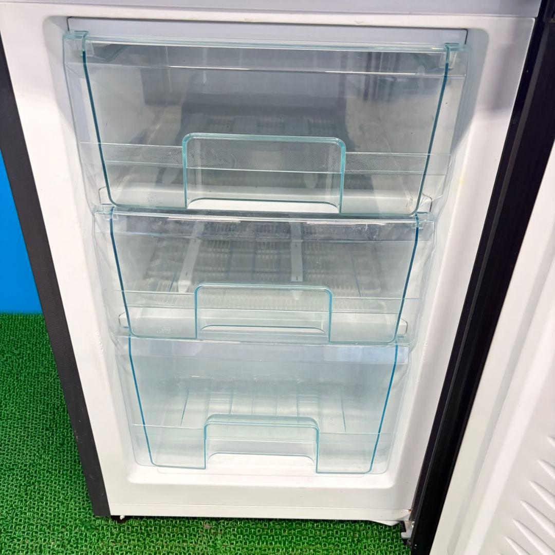 709 スリムデザイン　冷蔵庫　小型　一人暮らし　200L弱　極美品　洗濯機も有