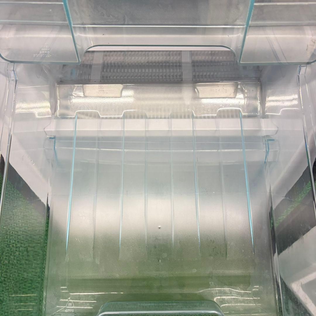 709 スリムデザイン　冷蔵庫　小型　一人暮らし　200L弱　極美品　洗濯機も有