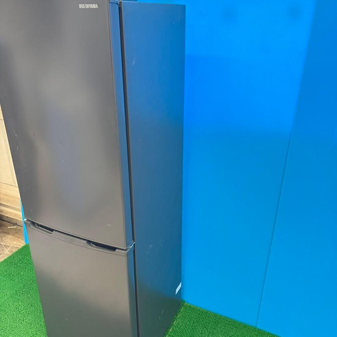 709 スリムデザイン　冷蔵庫　小型　一人暮らし　200L弱　極美品　洗濯機も有