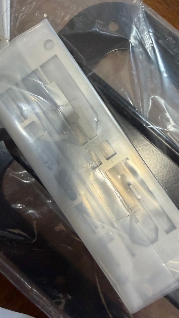 訳アリ未使用品　デリカd5 フューエルリッドプロテクター