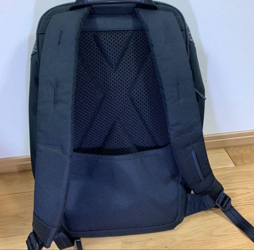 TUMI 「フィンチ」 レインカバー付き バックパック